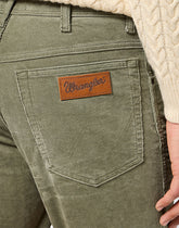 Męskie Spodnie Sztruksowe Wrangler Texas Slim Dusty Olive 112358038